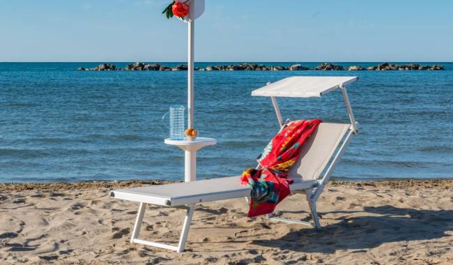 Шезлонг-лежак металлический Master серебристый 1820х760х440 мм Шезлонг-лежак металлический Master серебристый 1820х760х440 мм