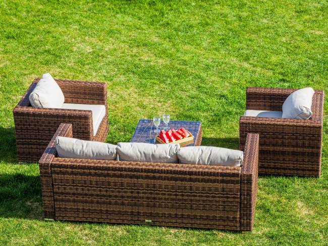 Лаунж-зона KARL с трёхместным диваном (коричневая) Лаунж-зона KARL с трёхместным диваном (коричневая)