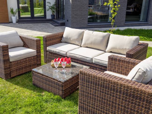 Лаунж-зона KARL с трёхместным диваном (коричневая) Лаунж-зона KARL с трёхместным диваном (коричневая)