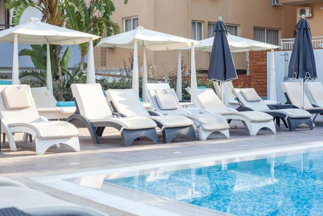 Шезлонг пластиковый с матрасом GS 1009 (Fiji) белый, слоновая кость 1870x730x340 мм Шезлонг пластиковый с матрасом GS 1009 (Fiji) белый, слоновая кость 1870x730x340 мм